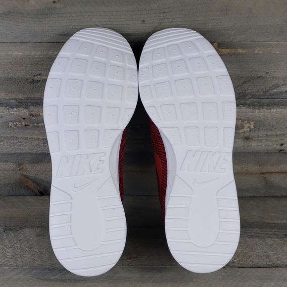 New Men's Nike Tanjun SE Running Shoe Gym Red - Picture 5 of 7